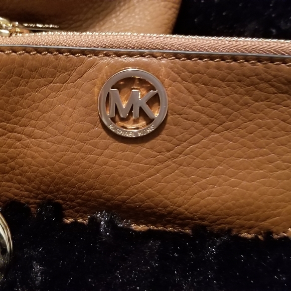 Michael Kors Fulton large handbag and accessories - Picture 7 of 8